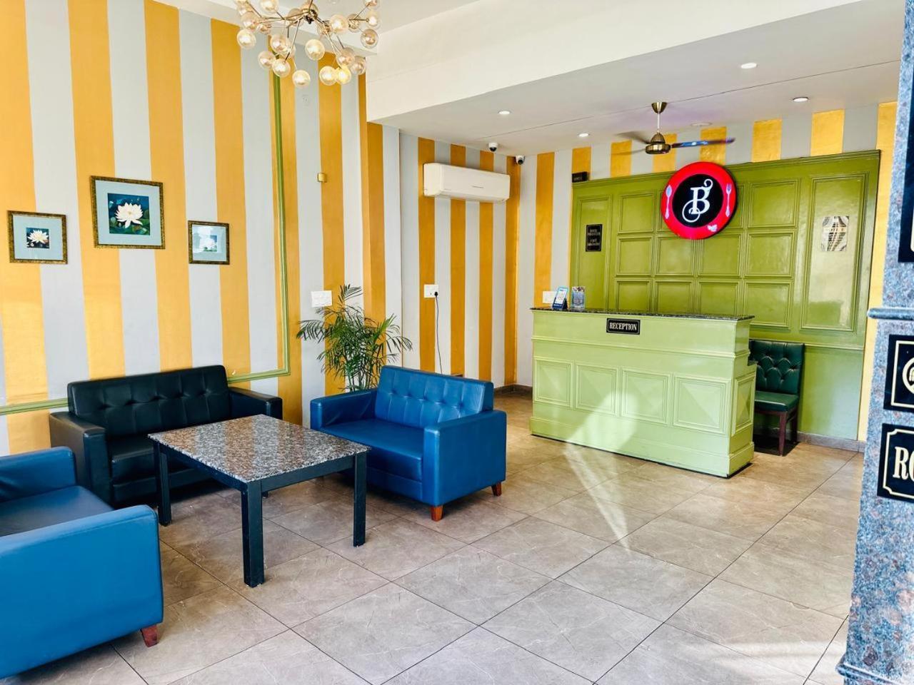 Hotel Golden Fern Патиала Экстерьер фото