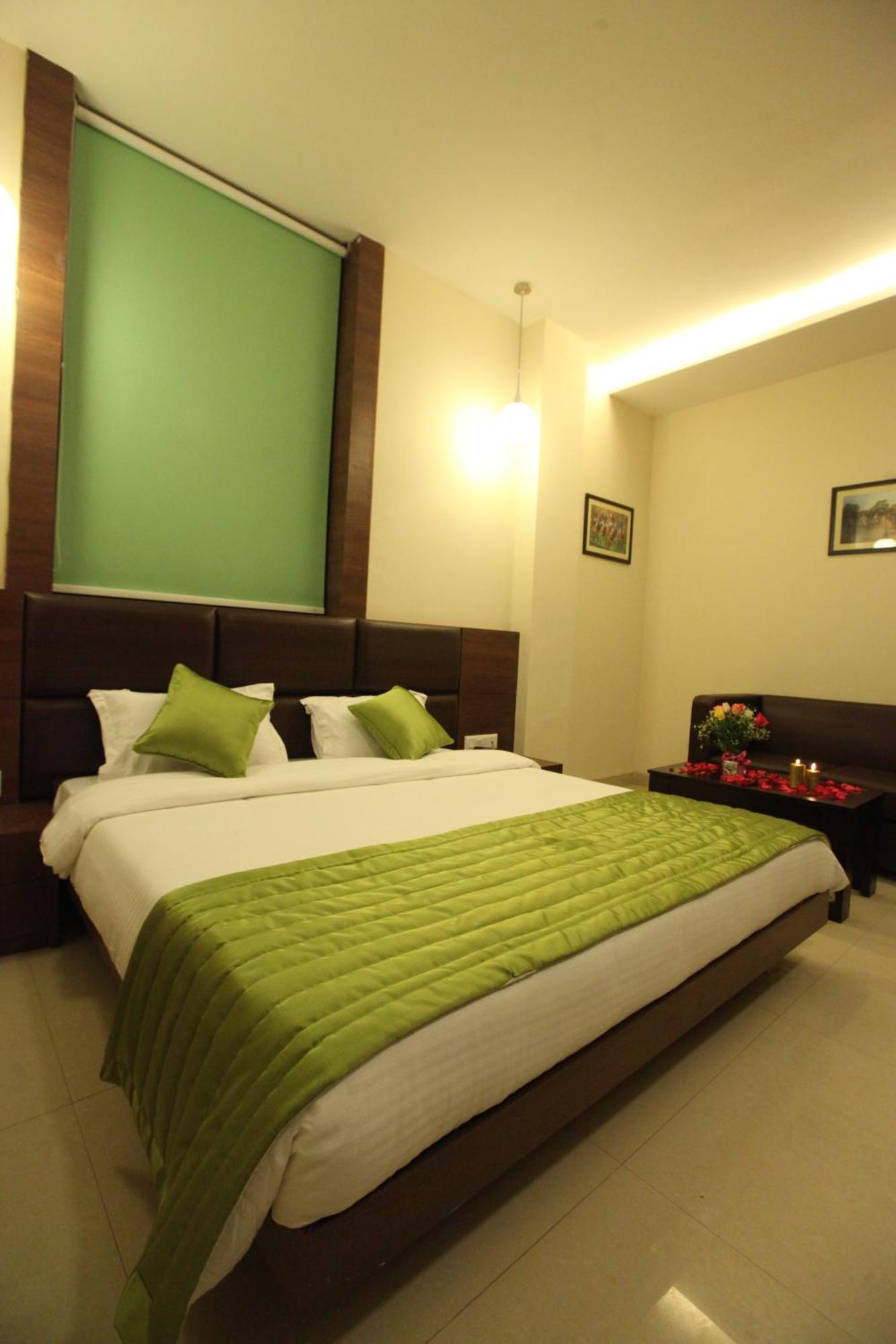 Hotel Golden Fern Патиала Экстерьер фото